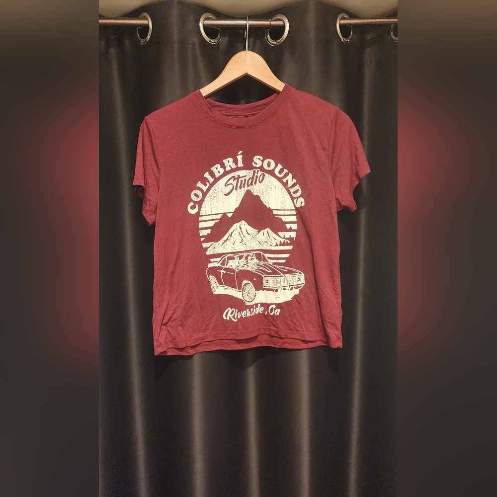 ARIZONA JEAN CO - NWOT!  Burgandy Colibri Studio Car Shirt